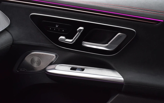 Mercedes-Benz EQE cena 299900 przebieg: 27200, rok produkcji 2022 z Działdowo małe 352